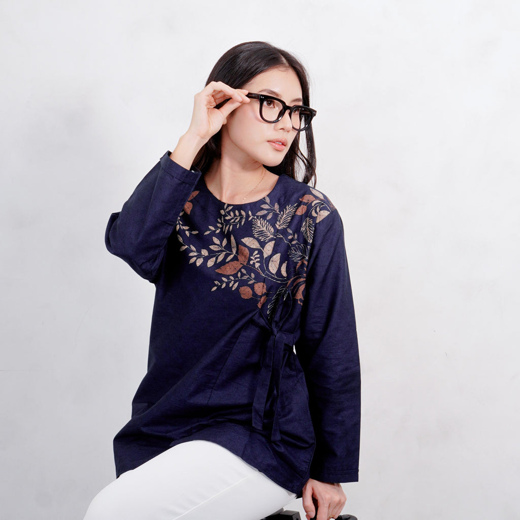 Swipe Up Kemeja Blouse Batik Wanita Modern Suiren Navy
