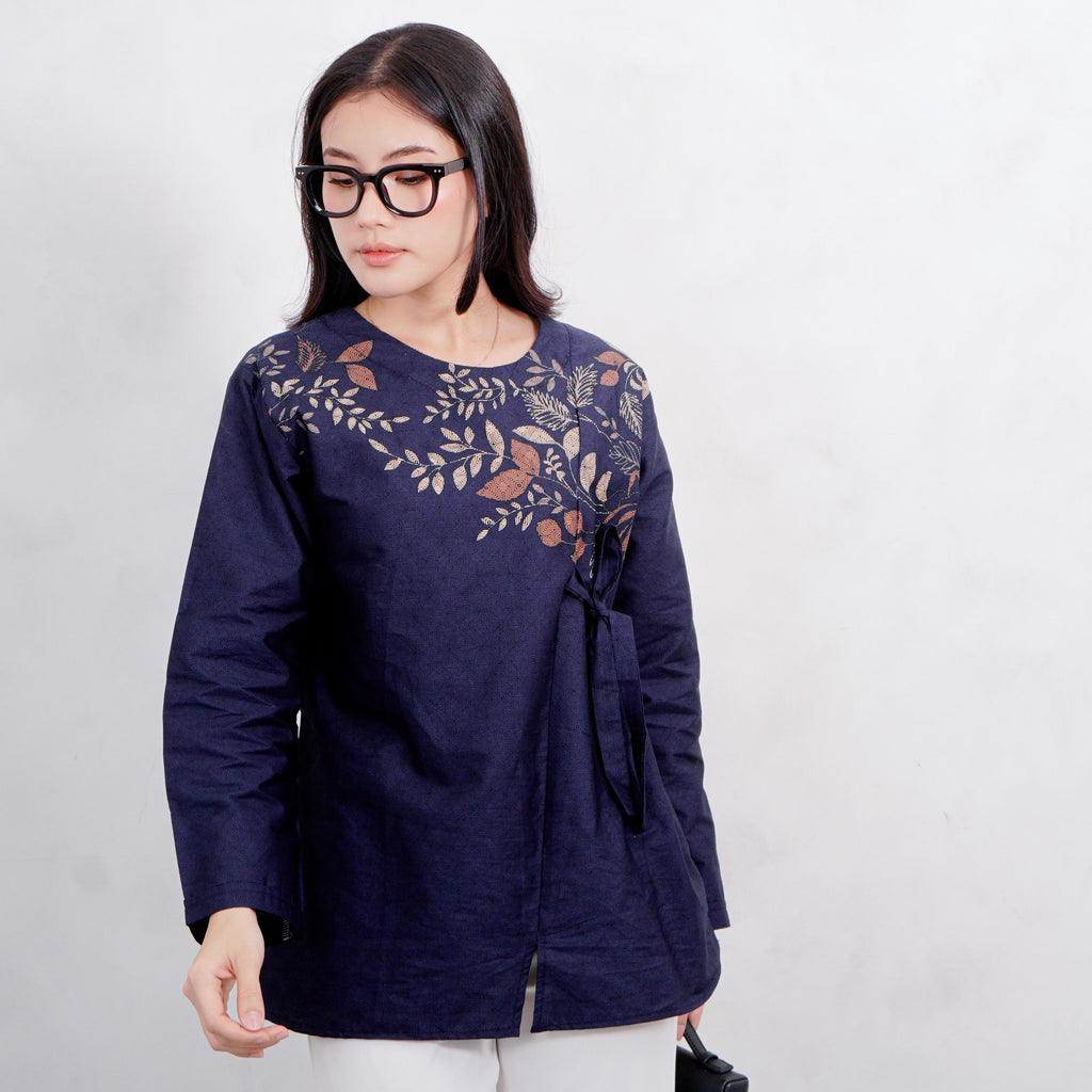 Swipe Up Kemeja Blouse Batik Wanita Modern Suiren Navy