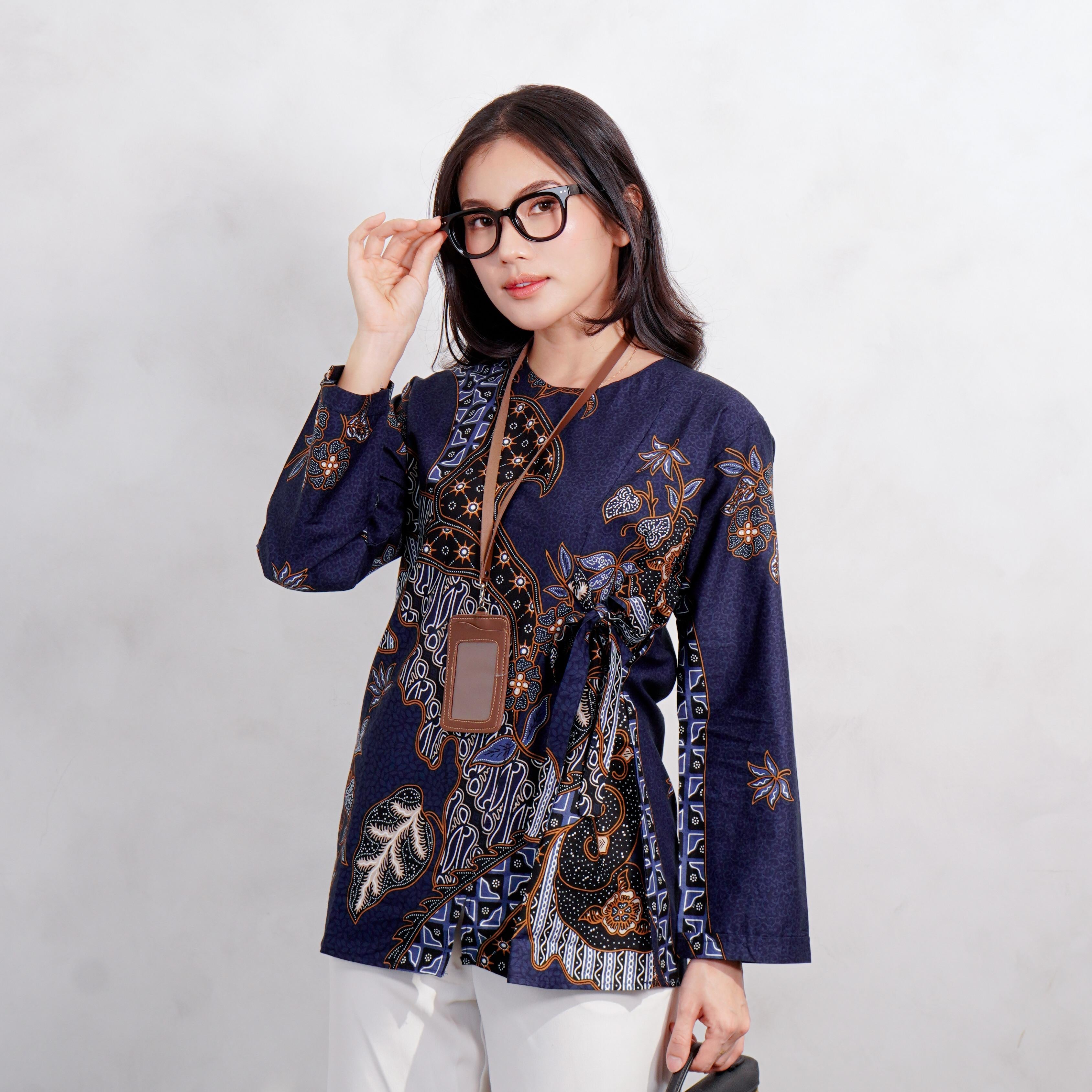 Swipe Up Kemeja Blouse Batik Wanita Modern Akai Navy Brown