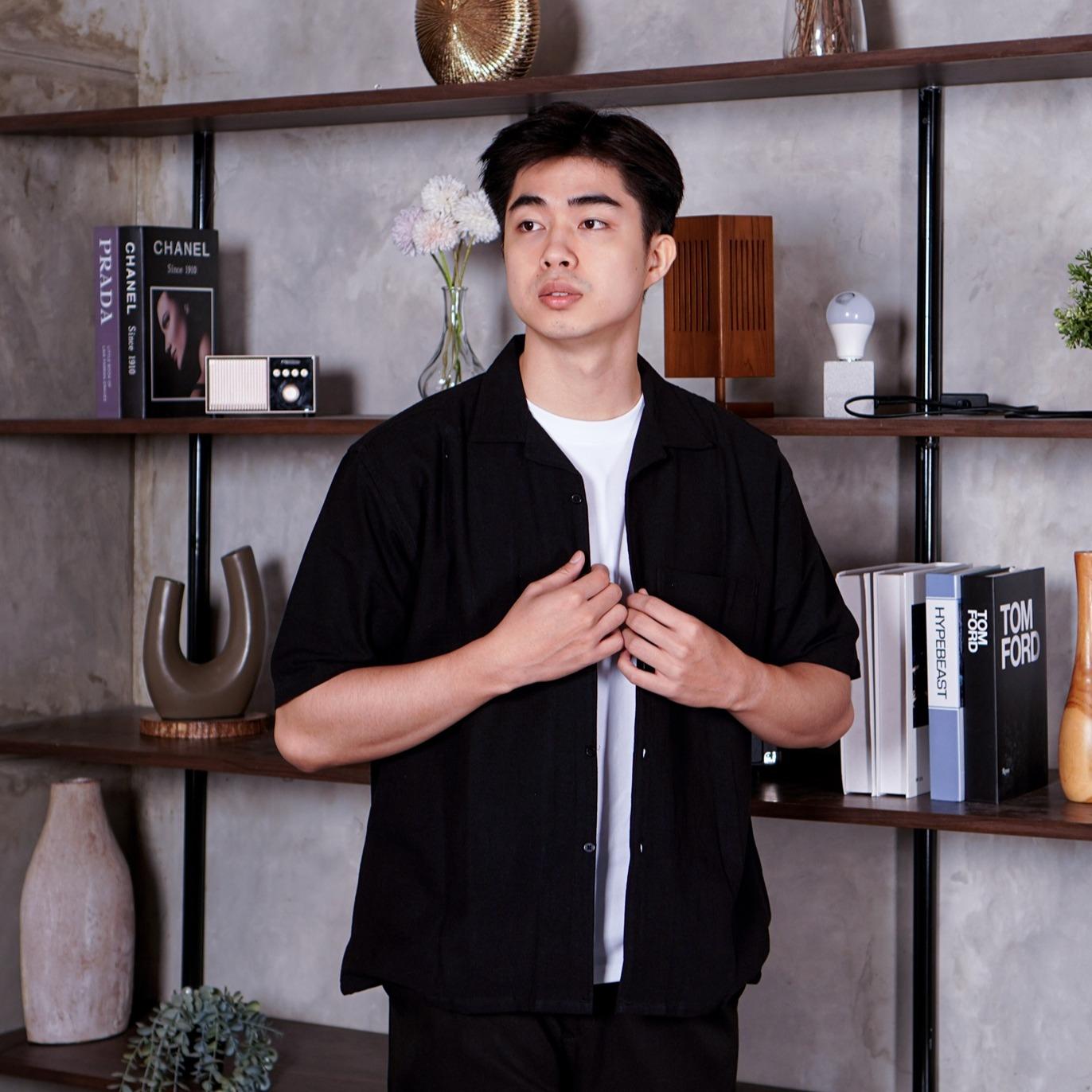 Swipe Up Kemeja Linen Oversize Cuban Bowling Shirt Linen Premium Kerah Lengan Pendek Black