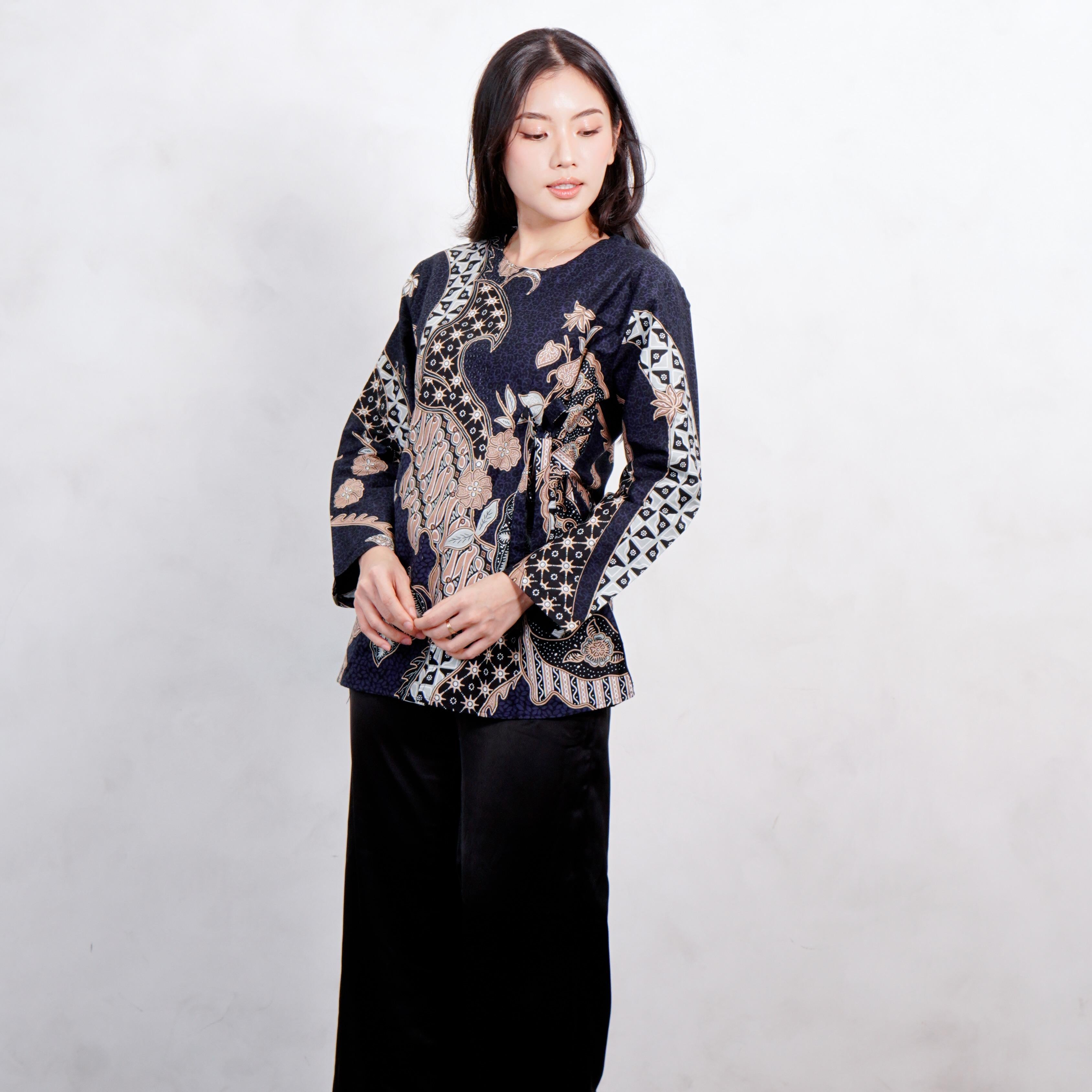 Swipe Up Kemeja Batik Blouse Wanita Modern Akai Navy Cream