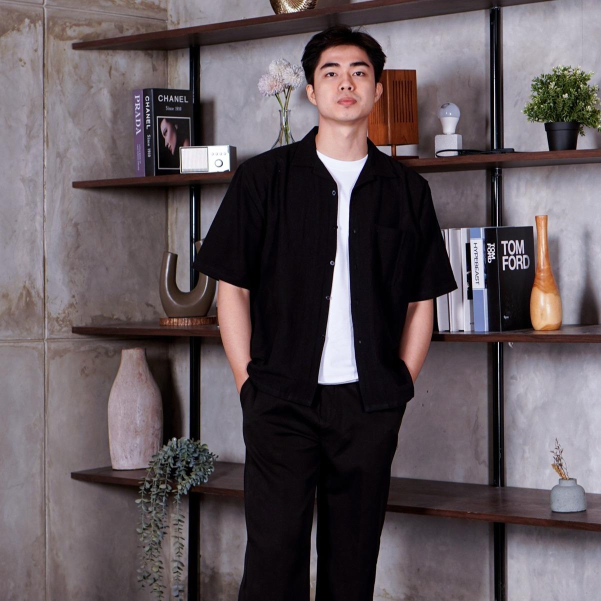Swipe Up Kemeja Linen Oversize Cuban Bowling Shirt Linen Premium Kerah Lengan Pendek Black