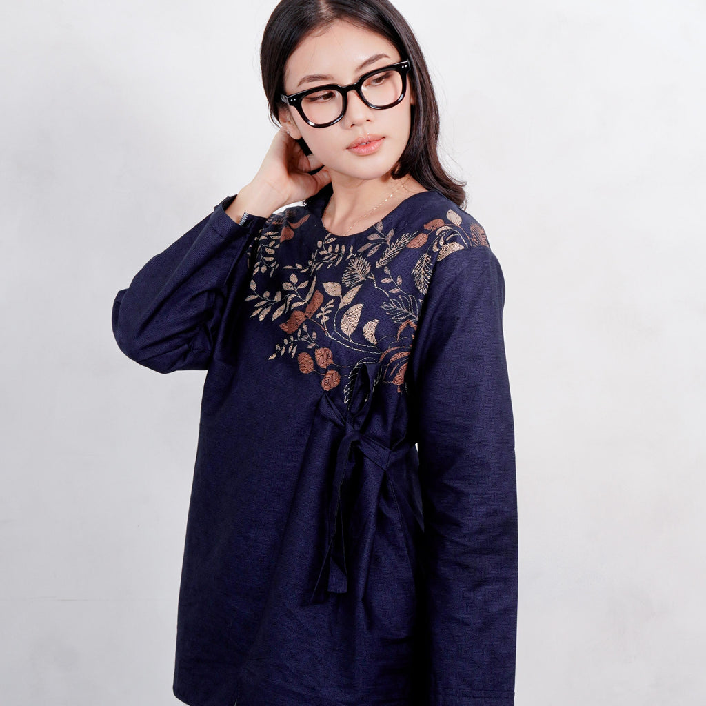 Swipe Up Kemeja Blouse Batik Wanita Modern Suiren Navy