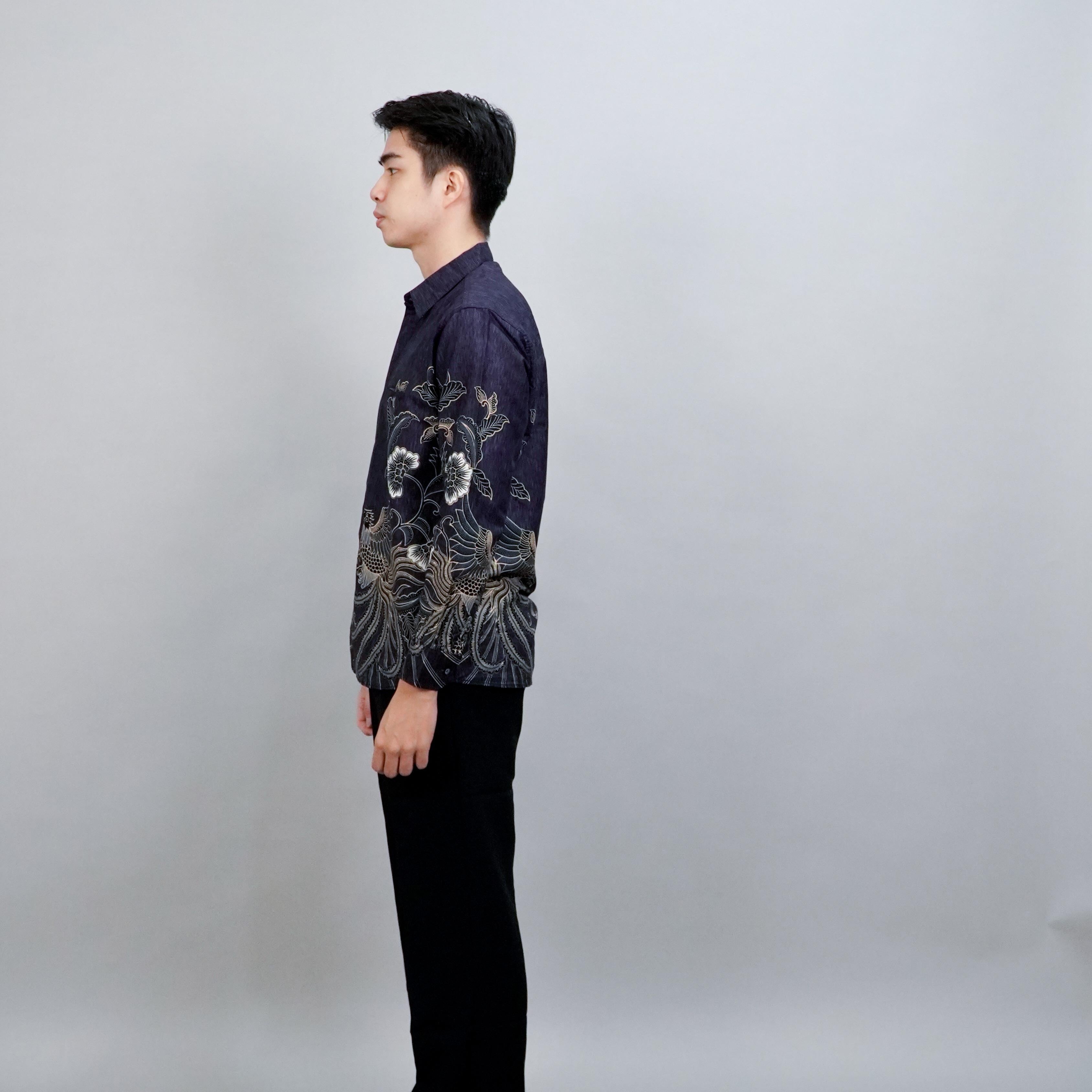 Swipe Up Kemeja Batik Pria Modern Slimfit Katun Lengan Panjang Motif Gokura
