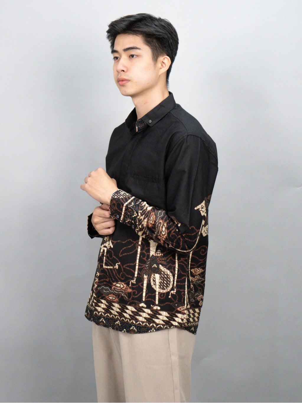 Swipe Up Kemeja Batik Pria Modern Lengan Panjang Arjuna Black Brown