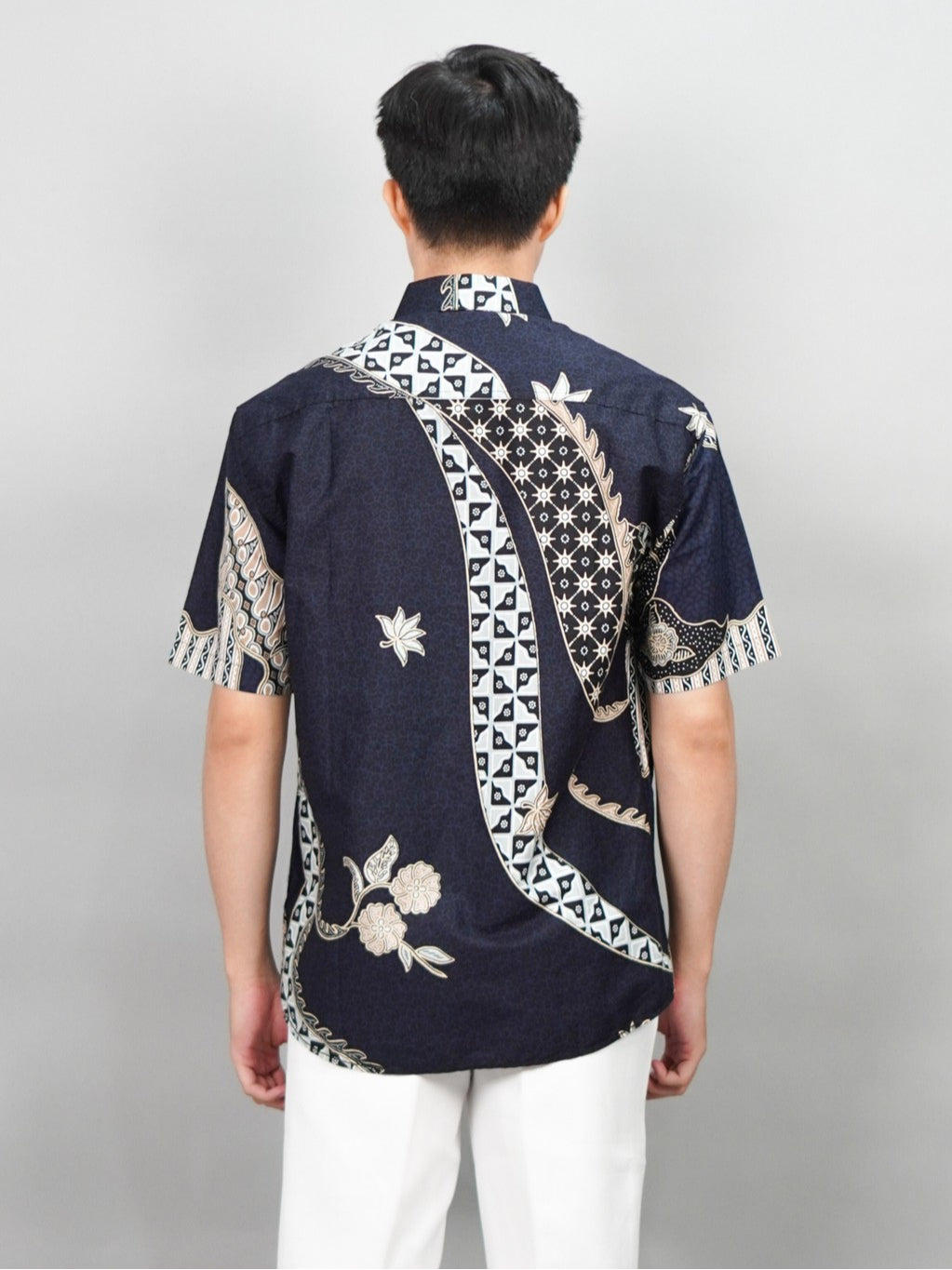 Swipe Up Kemeja Batik Pria Modern Lengan Pendek Akai Navy Cream