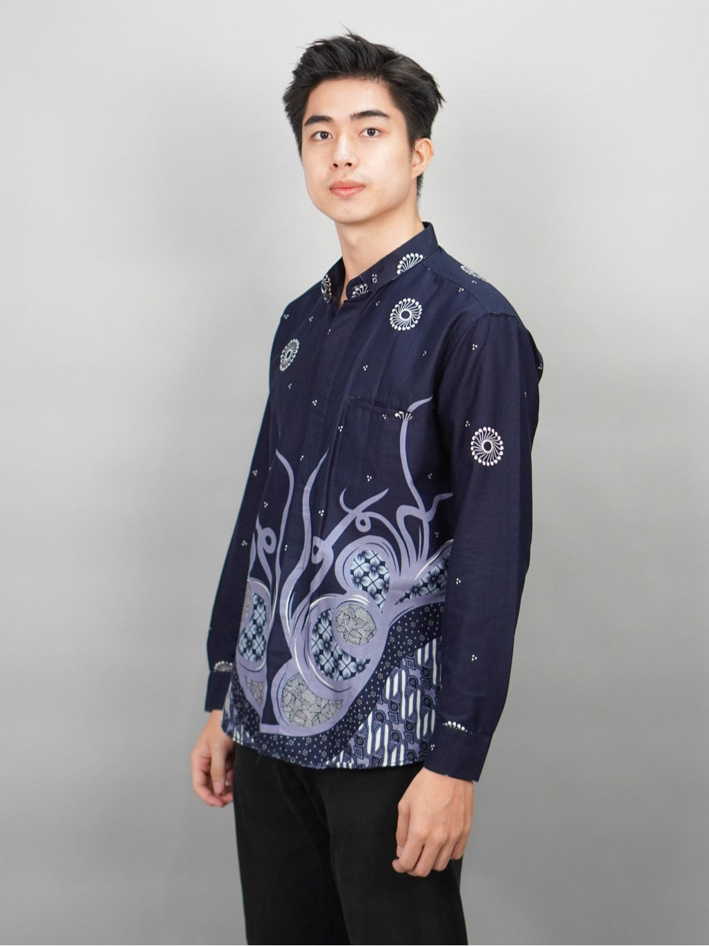 Swipe Up Kemeja Batik Pria Modern Lengan Panjang Night Navy Blue