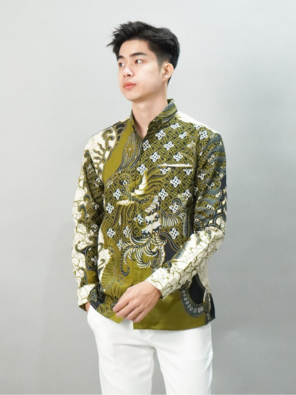 Swipe Up Kemeja Batik Pria Batik Modern Slimfit Lengan Panjang Shiragiku