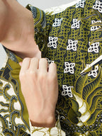 Swipe Up Kemeja Batik Pria Batik Modern Slimfit Lengan Panjang Shiragiku