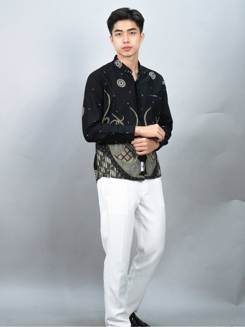 Swipe Up Kemeja Batik Pria Modern Lengan Panjang Night Green