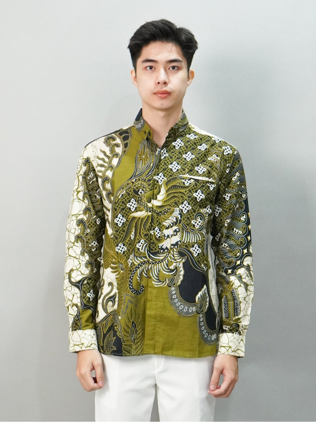 Swipe Up Kemeja Batik Pria Batik Modern Slimfit Lengan Panjang Shiragiku