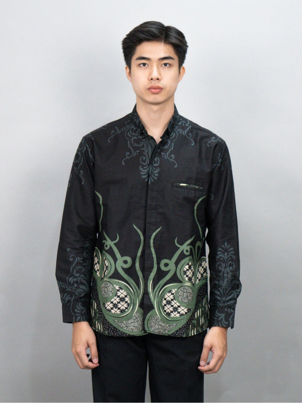 Swipe Up Kemeja Batik Pria Modern Lengan Panjang Krisan