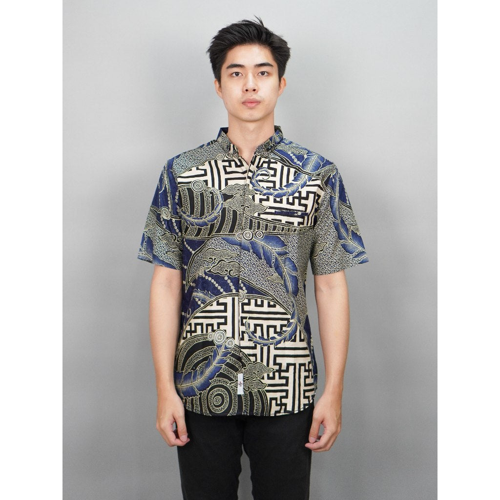 Swipe Up Kemeja Batik Pria Modern Slimfit Lengan Pendek Kiiro