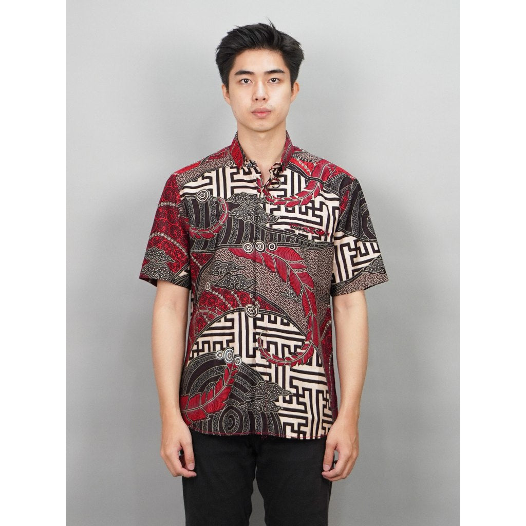 Swipe Up Kemeja Batik Pria Modern Slimfit Lengan Pendek Kiiro
