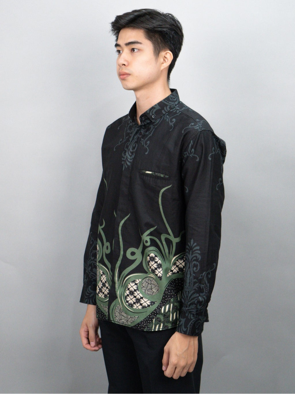 Swipe Up Kemeja Batik Pria Modern Lengan Panjang Krisan