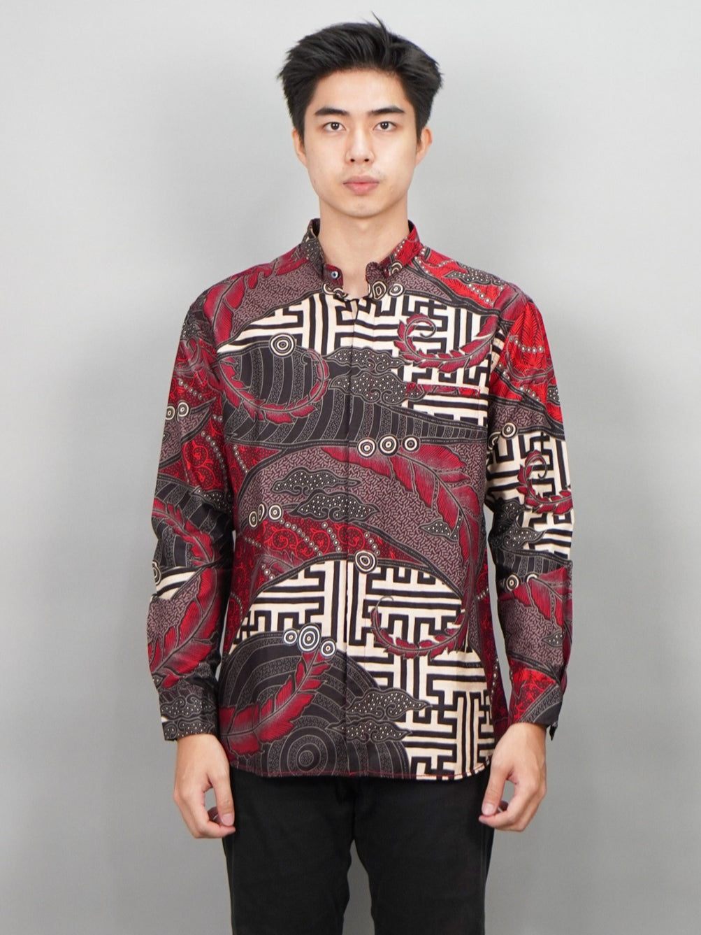 Swipe Up Kemeja Batik Pria Modern Slimfit Lengan Panjang Kiiro