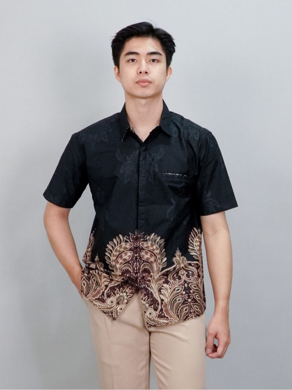 Swipe Up Kemeja Batik Pria Modern Lengan Pendek Charisma Black