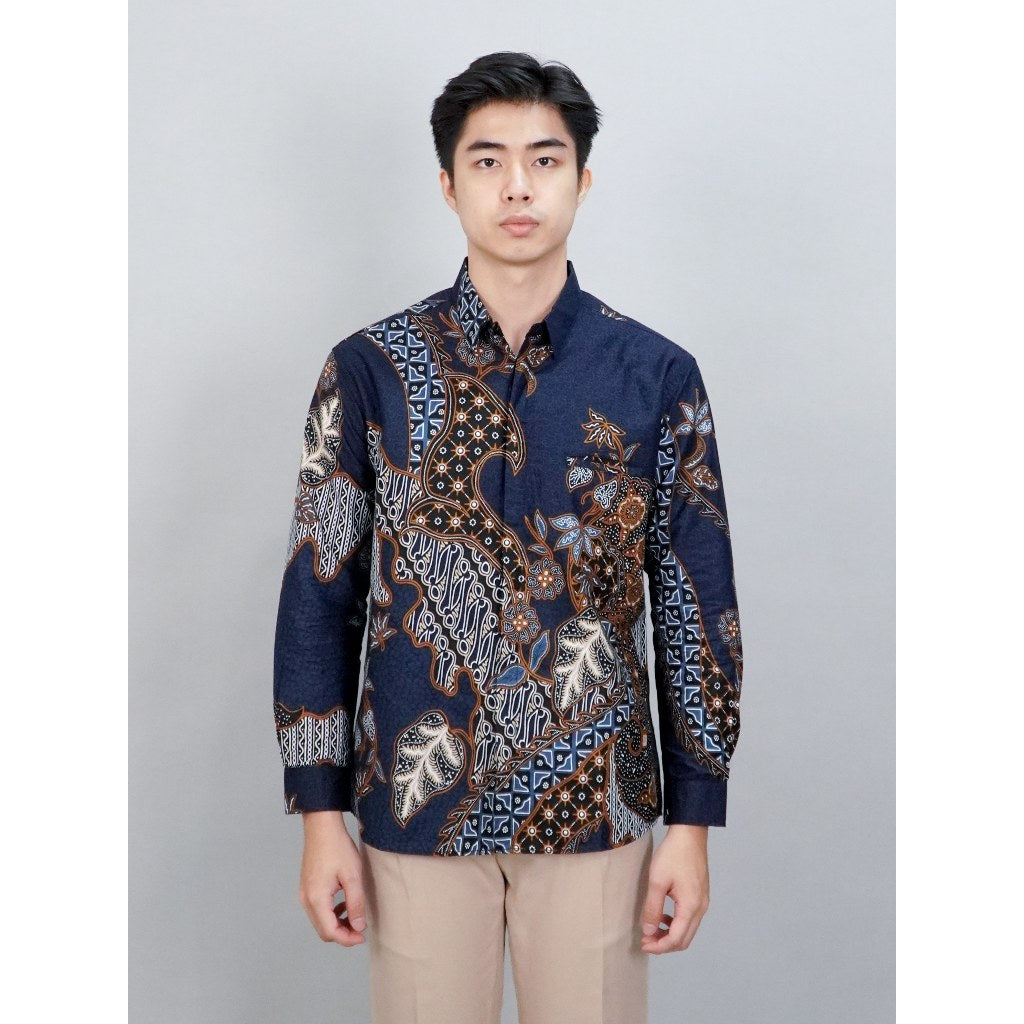 Swipe Up Kemeja Batik Pria Modern Slimfit Lengan Panjang Akai Navy Brown