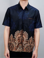 Swipe Up Kemeja Batik Pria Modern Lengan Pendek Charisma Navy