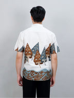 Swipe Up Kemeja Batik Pria Modern Lengan Pendek Wayang Laksmana White