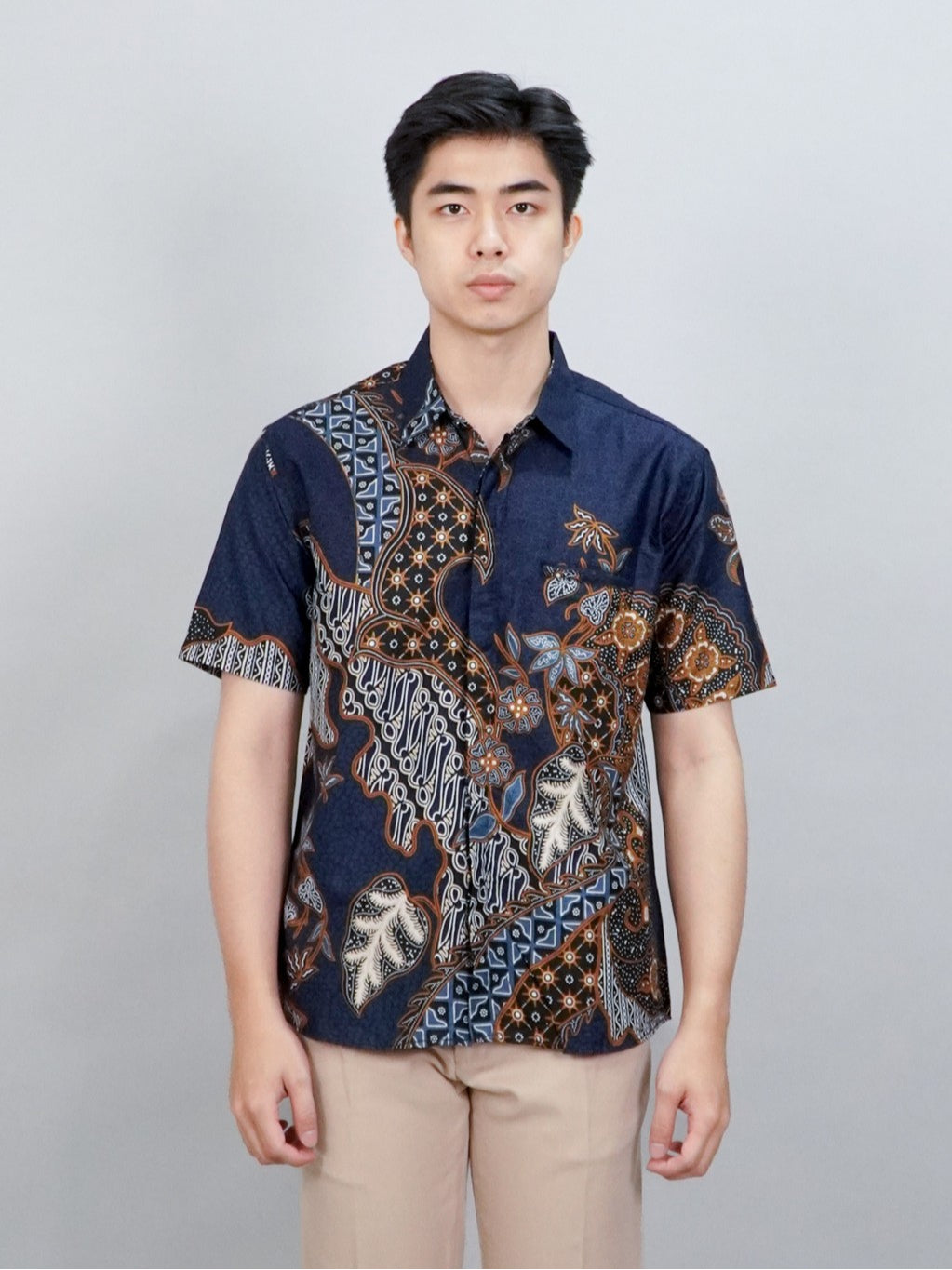Swipe Up Kemeja Batik Pria Modern Lengan Pendek Akai Navy Brown