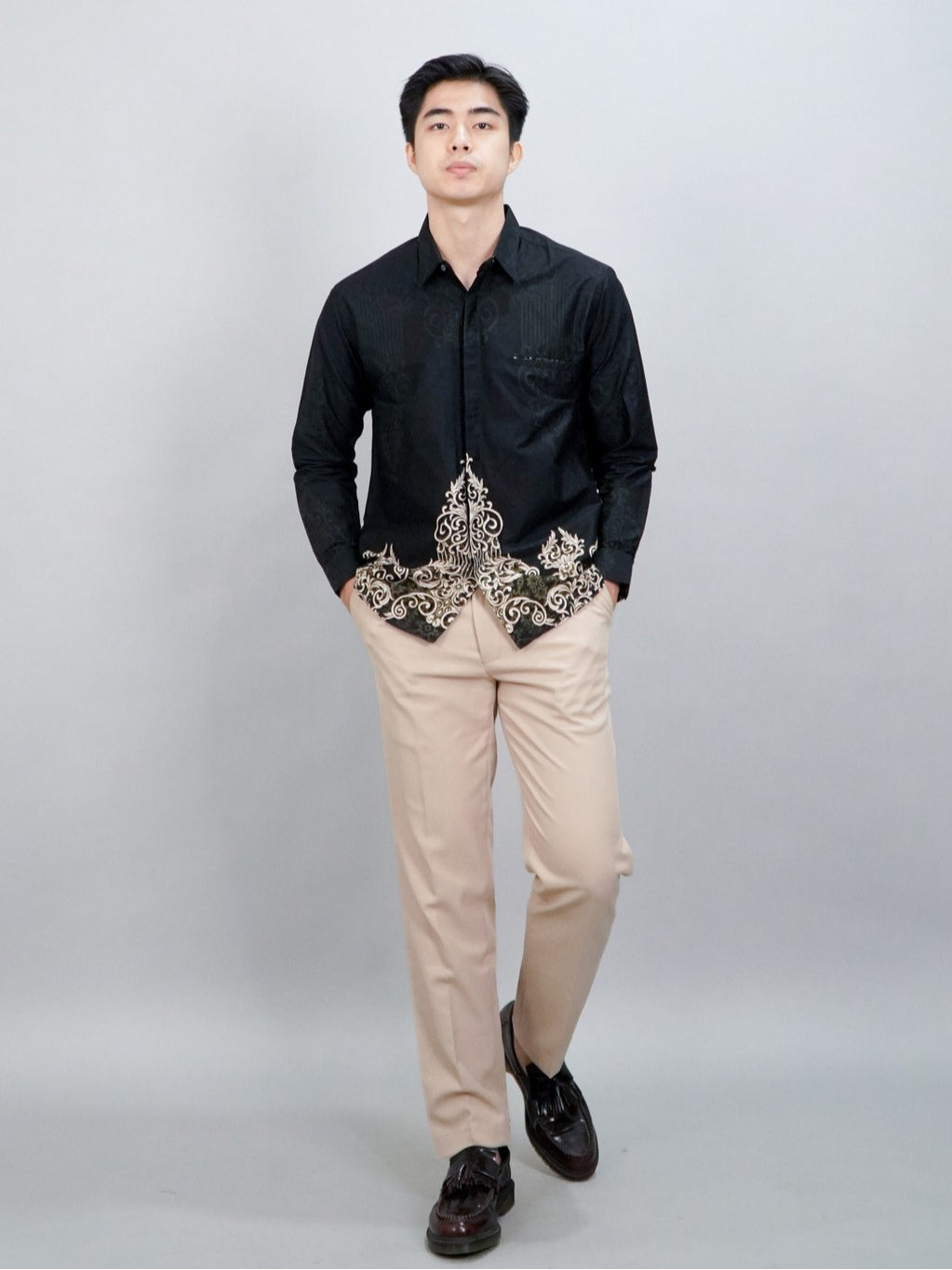 Swipe Up Kemeja Batik Pria Modern Slimfit Lengan Panjang Antasena