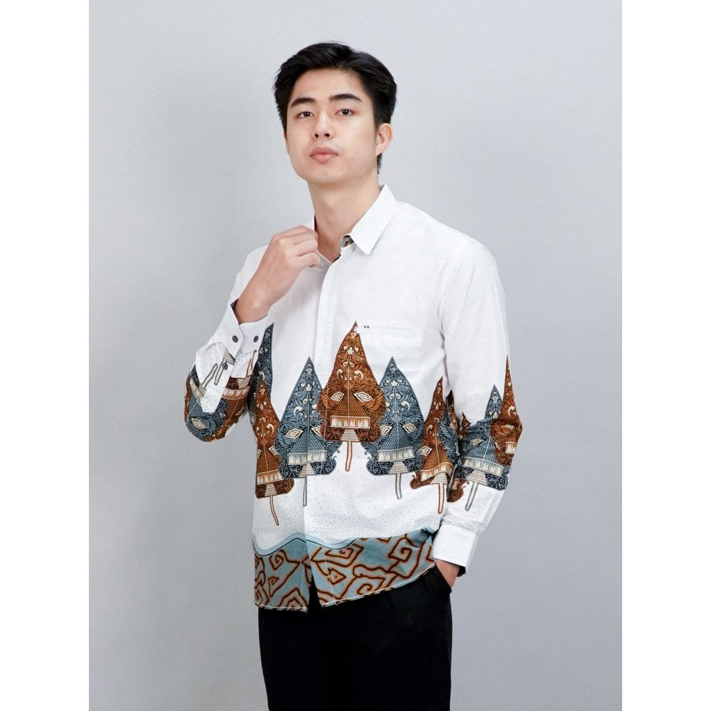Swipe Up Kemeja Batik Pria Modern Lengan Panjang Wayang Laksmana White
