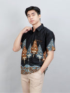 Swipe Up Kemeja Batik Pria Modern Lengan Pendek Wayang Laksmana Black
