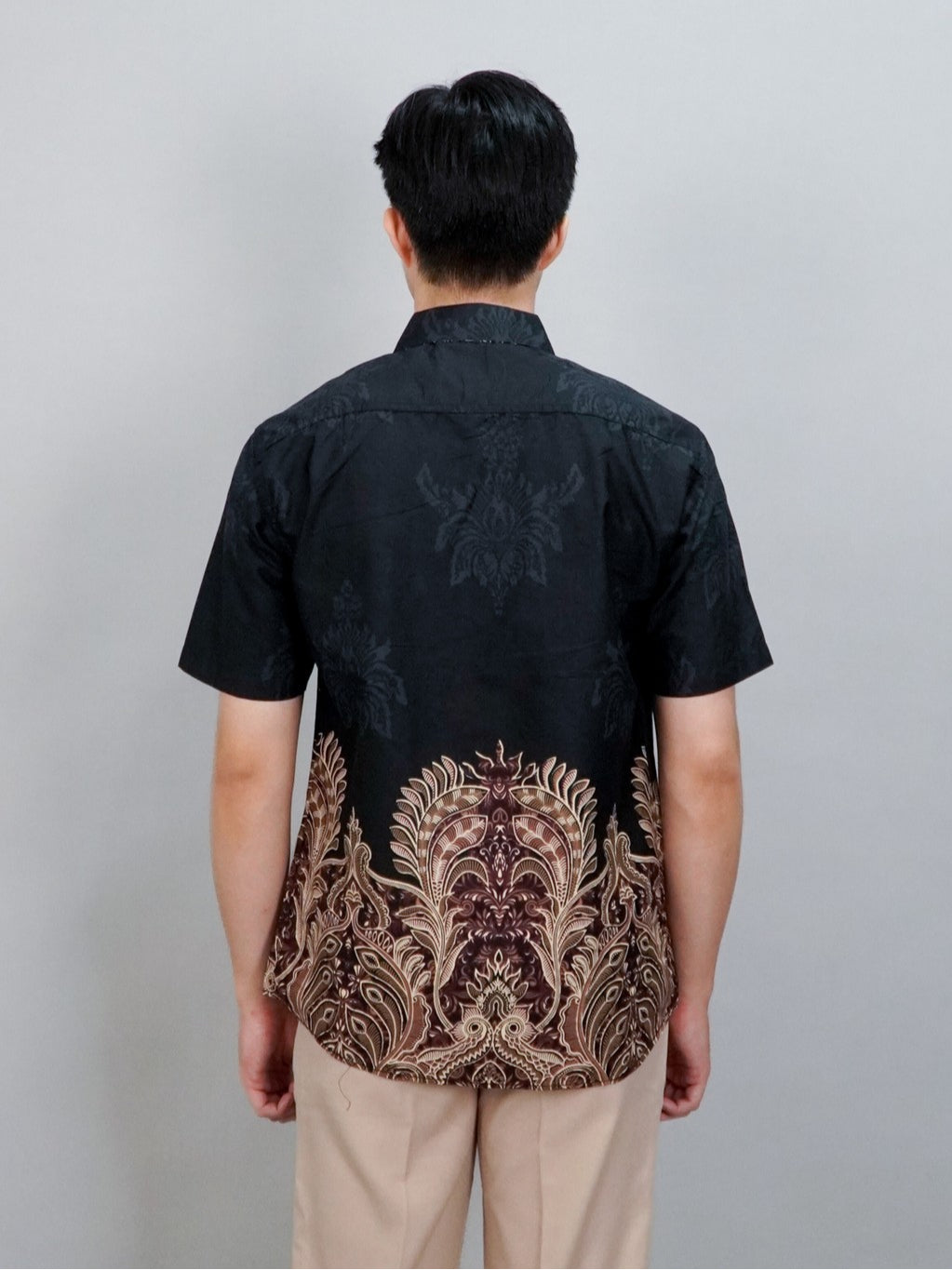 Swipe Up Kemeja Batik Pria Modern Lengan Pendek Charisma Black