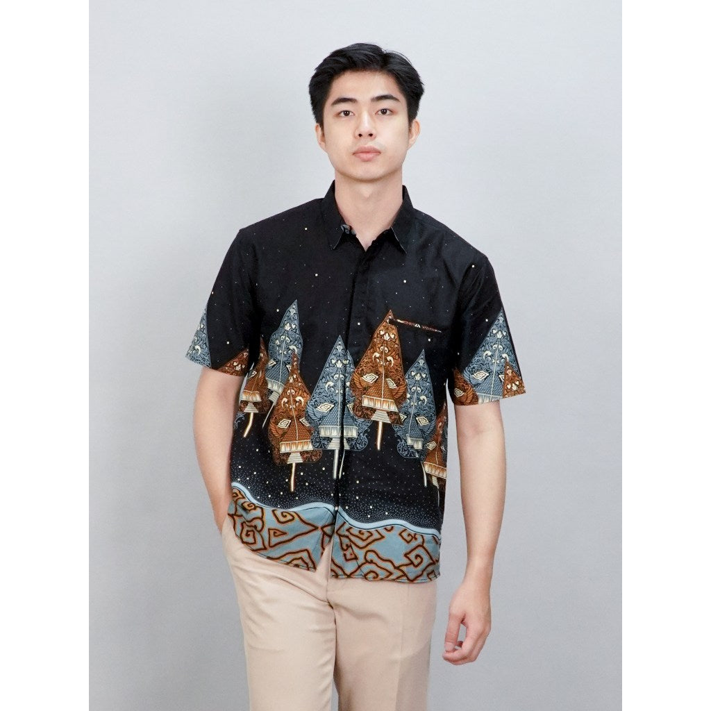 Swipe Up Kemeja Batik Pria Modern Lengan Pendek Wayang Laksmana Black