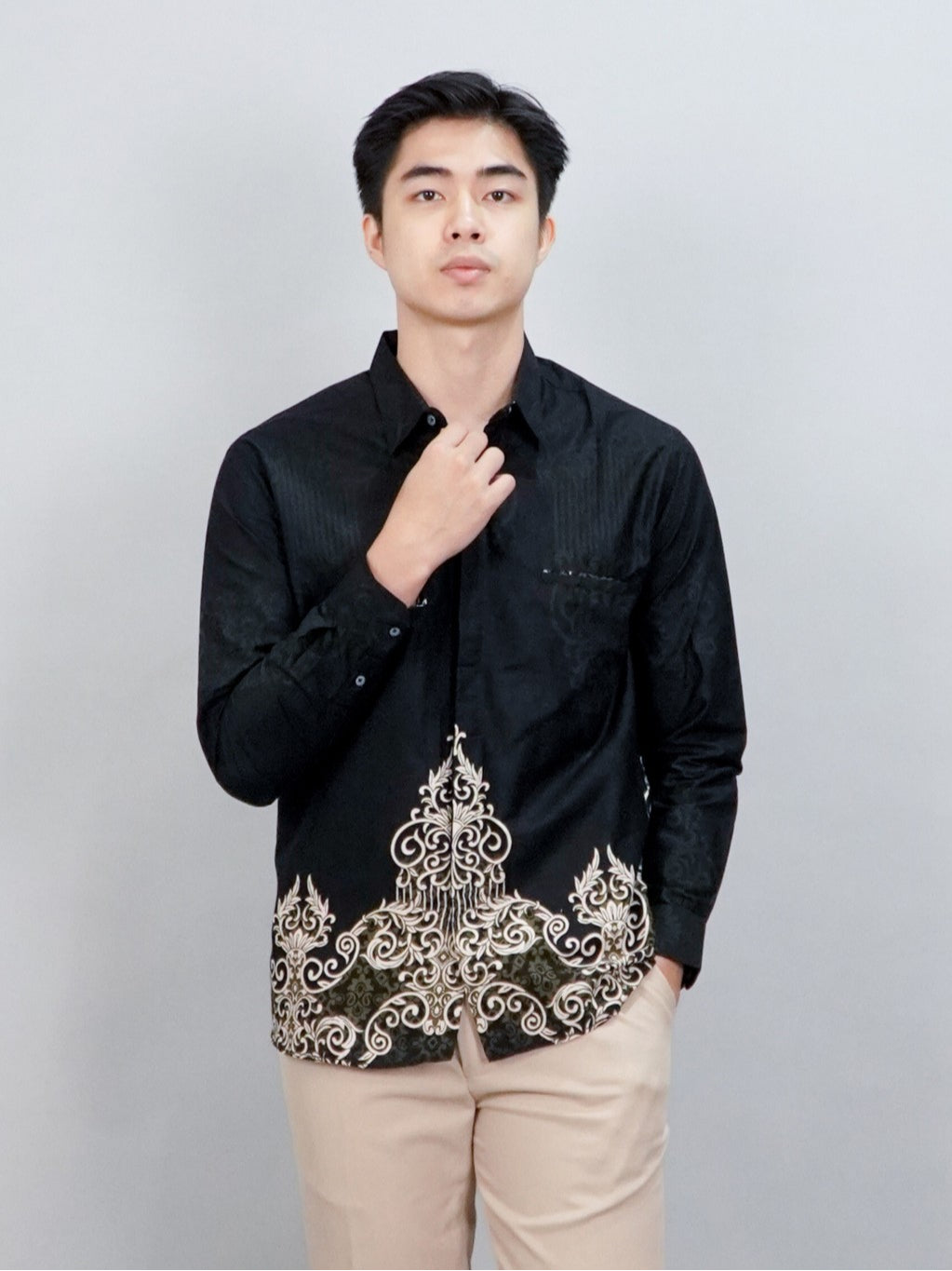Swipe Up Kemeja Batik Pria Modern Slimfit Lengan Panjang Antasena