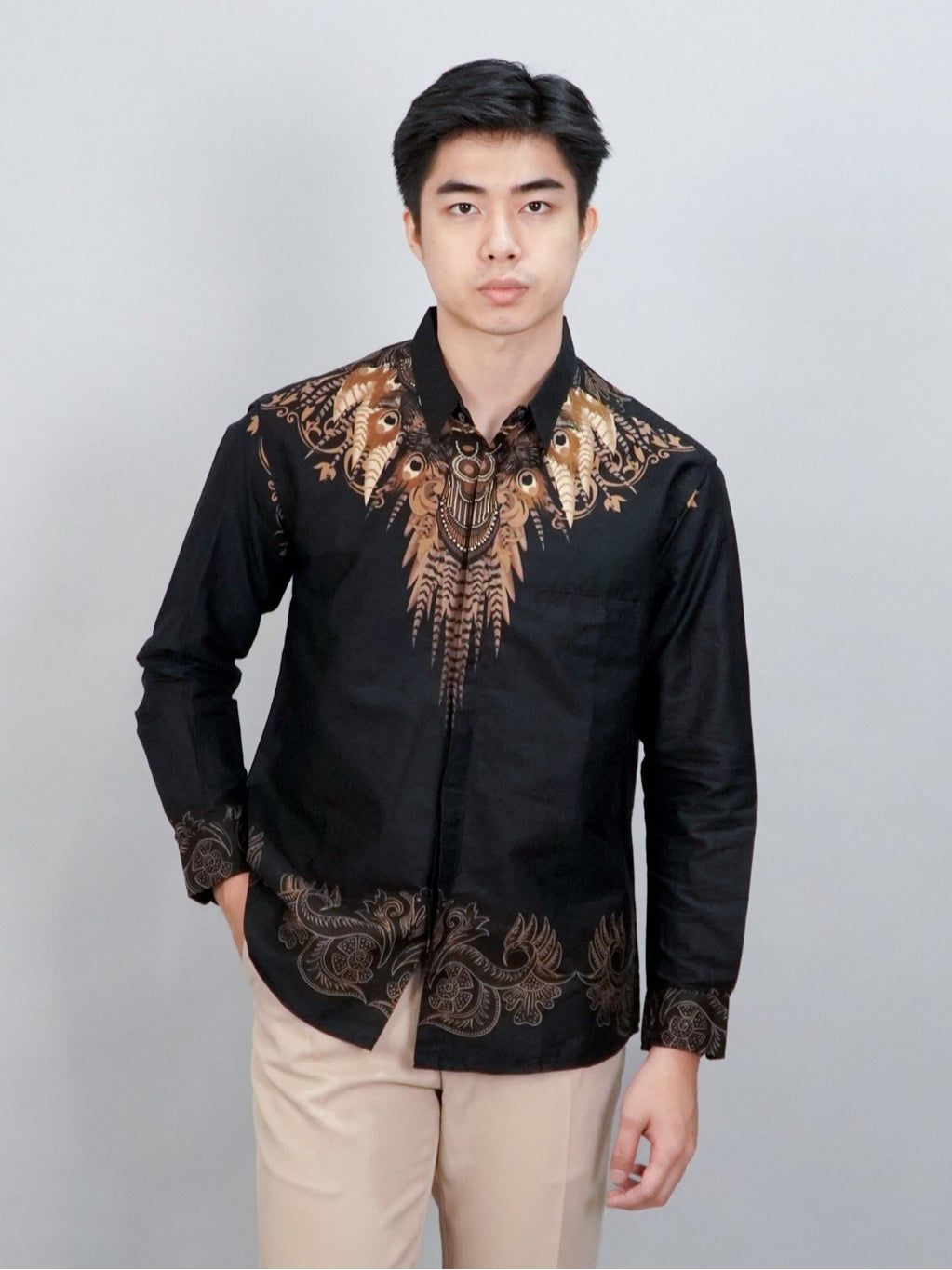 Swipe Up Kemeja Batik Pria Modern Slimfit Lengan Panjang Wagayama Black