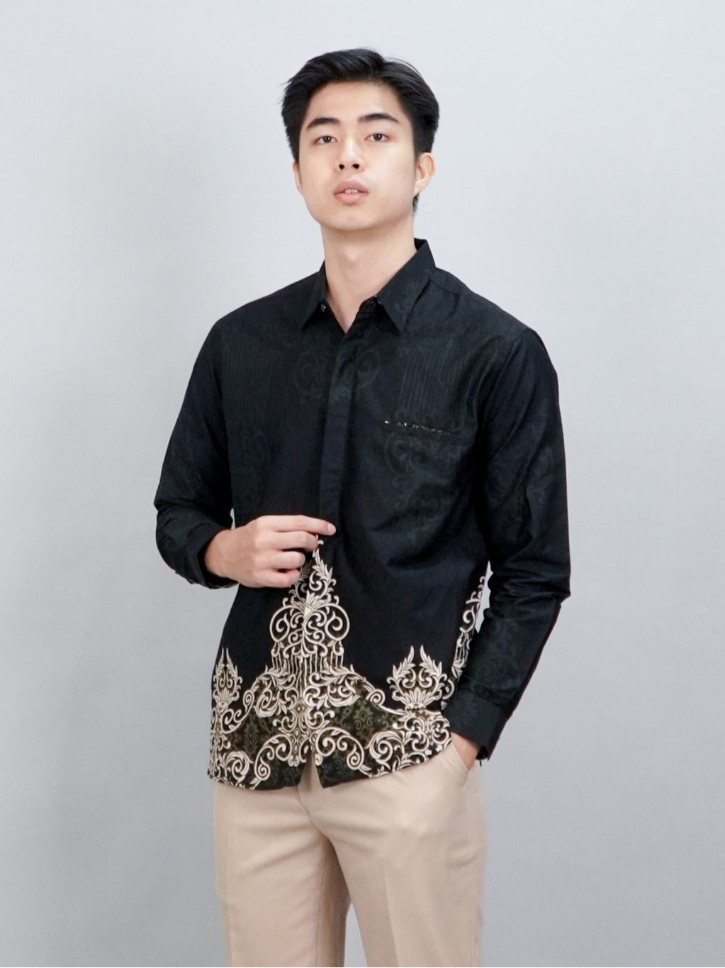 Swipe Up Kemeja Batik Pria Modern Slimfit Lengan Panjang Antasena