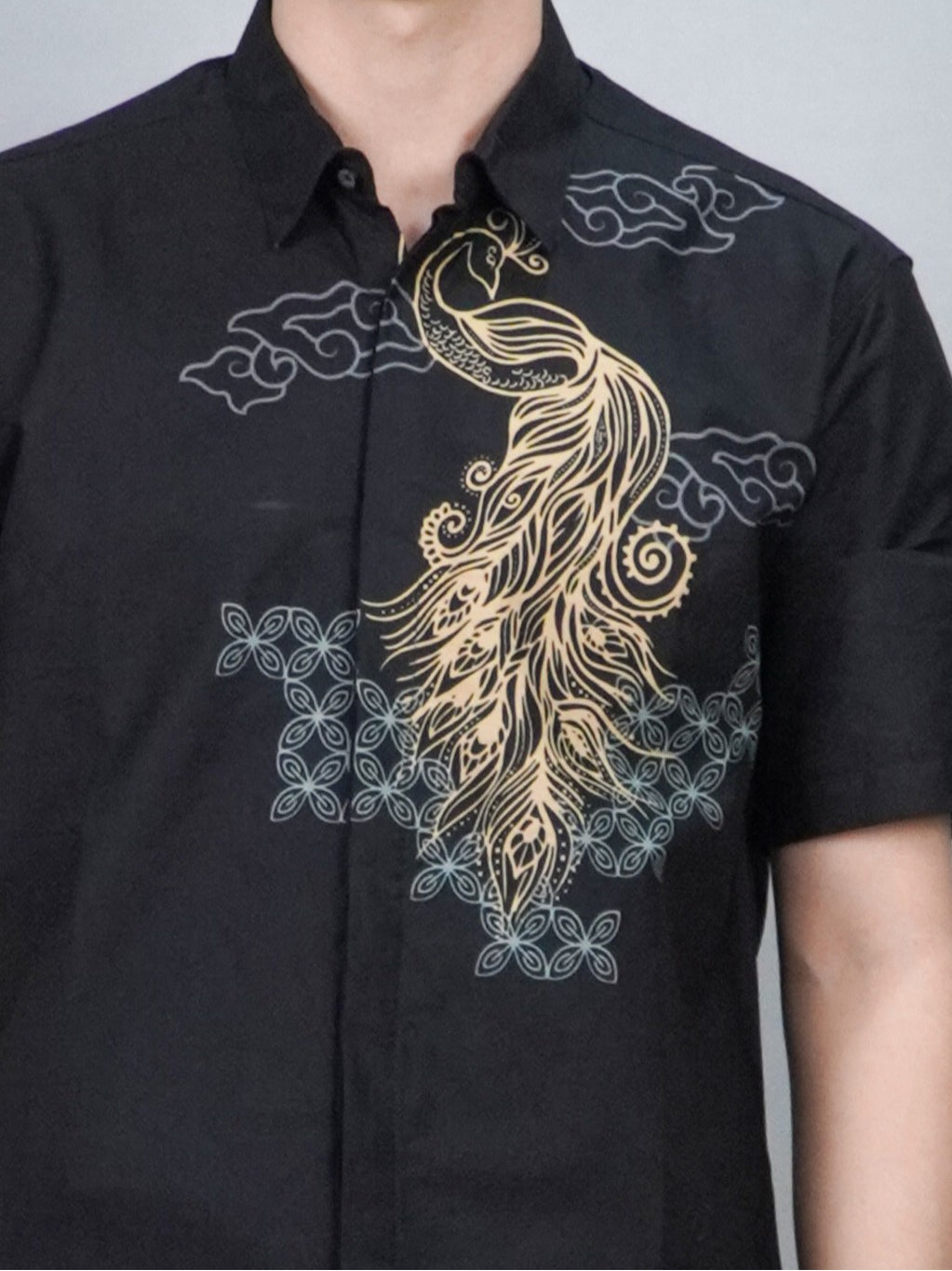 Swipe Up Kemeja Batik Pria Modern Lengan Pendek Himawari Black