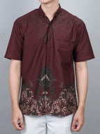 Swipe Up Kemeja Batik Pria Modern Lengan Pendek Widura Maroon