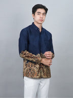 Swipe Up Kemeja Batik Pria Modern Slimfit Lengan Panjang Charisma Navy