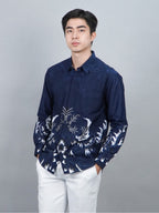 Swipe Up Kemeja Batik Pria Modern Slimfit Katun Lengan Panjang Motif Katsura Navy