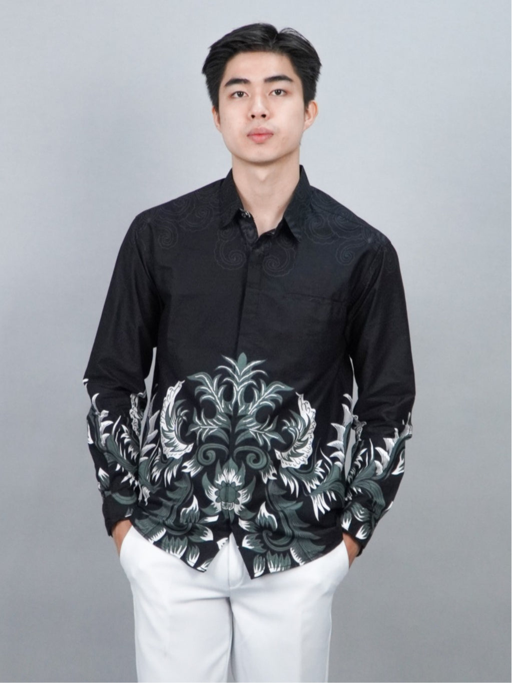 Swipe Up Kemeja Batik Pria Modern Katun Slimfit Lengan Panjang Motif Katsura Black
