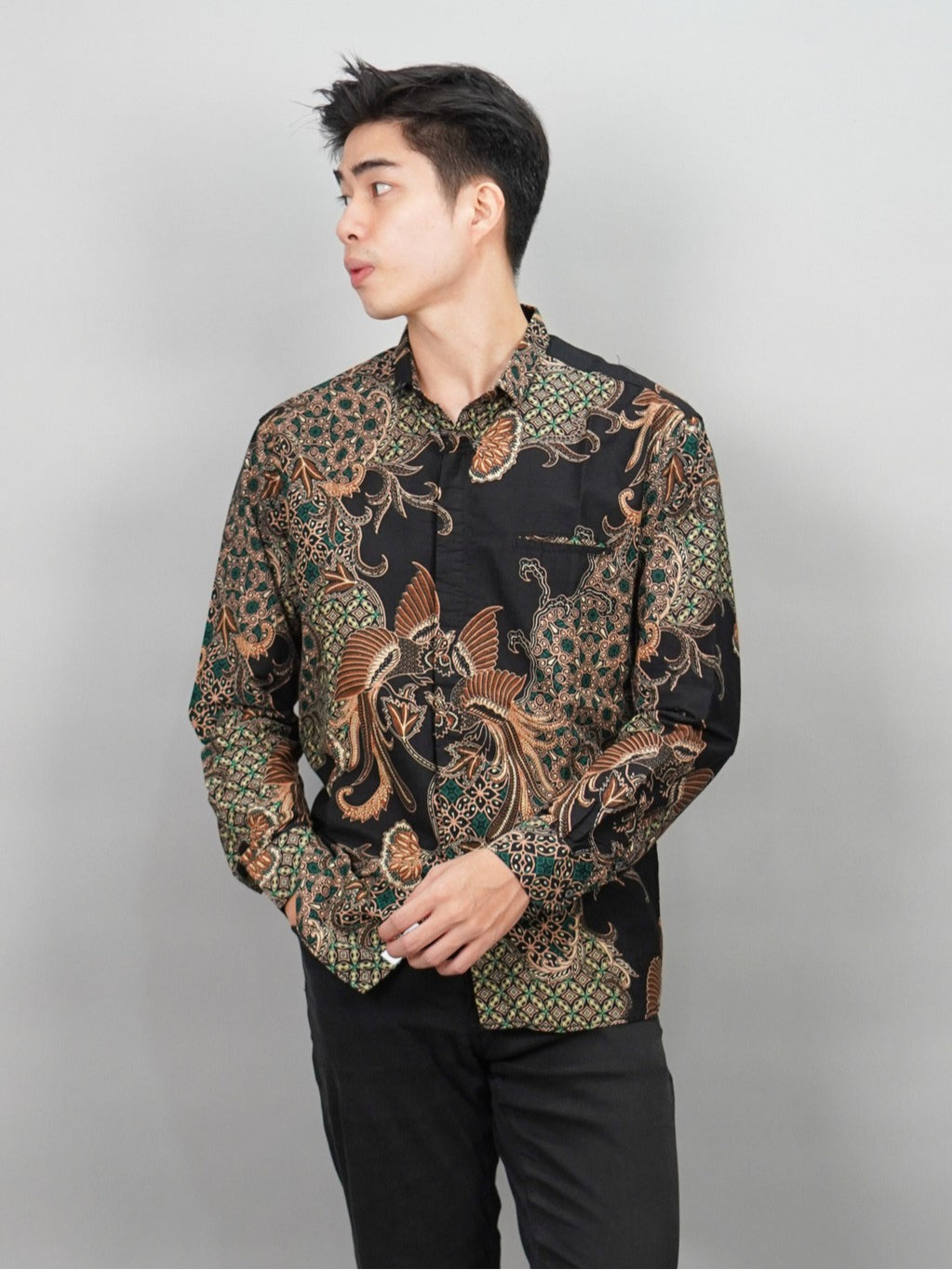 Swipe Up Kemeja Batik Pria Modern Slimfit Lengan Panjang Ajisai