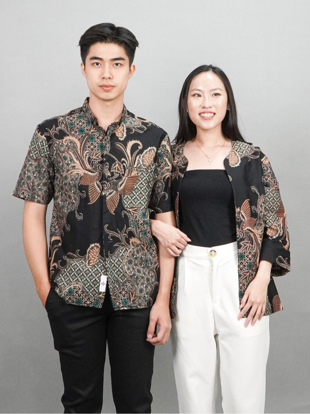 Swipe Up Outer Batik Wanita Modern Lengan 3/4 Ajisai Black