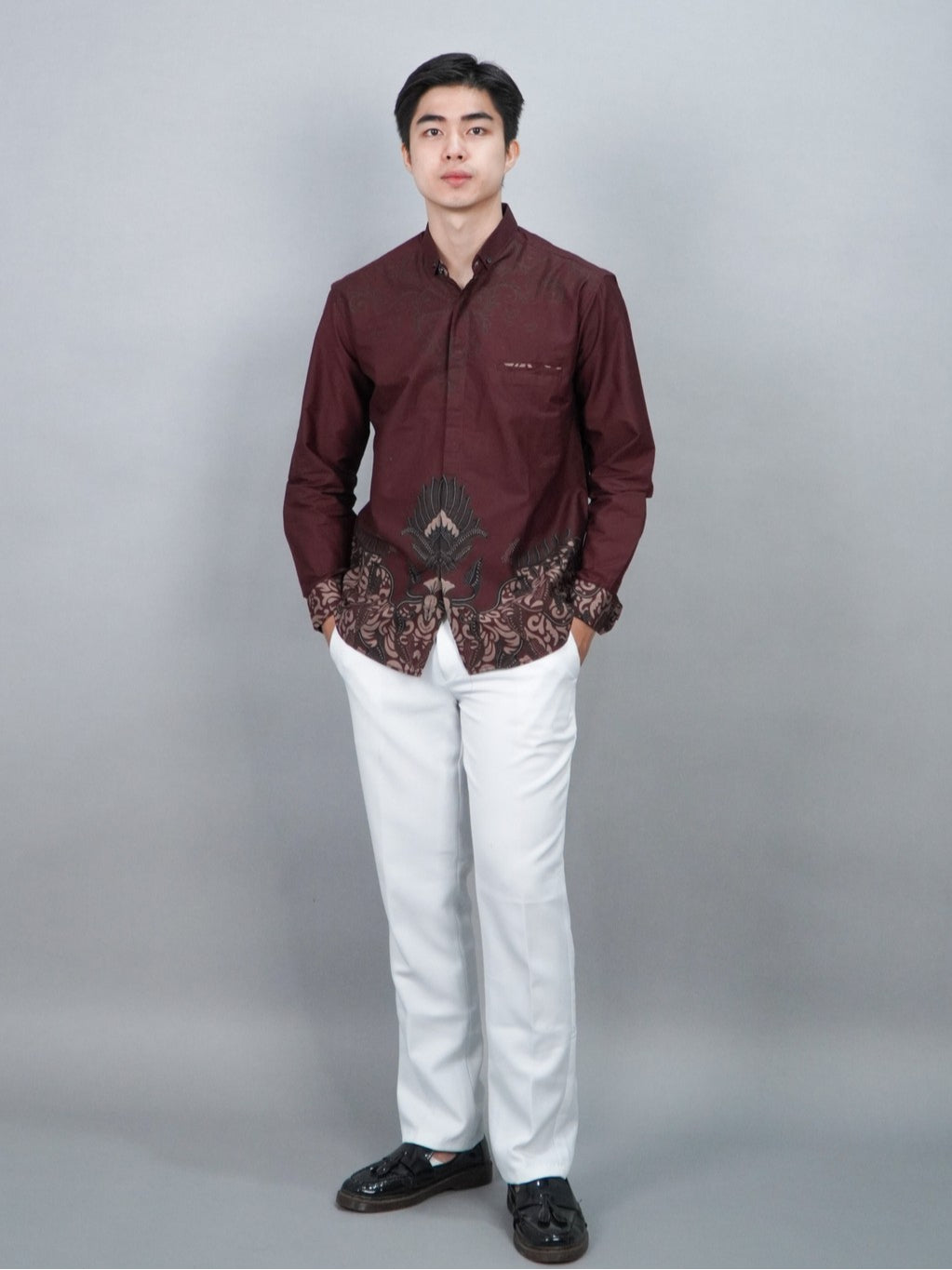 Swipe Up Kemeja Batik Pria Modern Lengan Panjang Widura Maroon