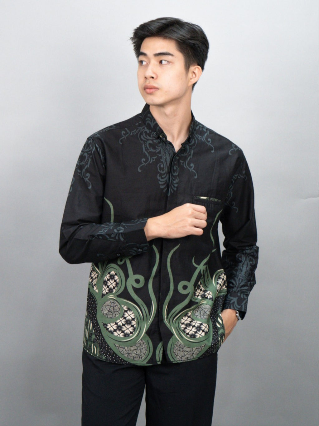 Swipe Up Kemeja Batik Pria Modern Lengan Panjang Krisan