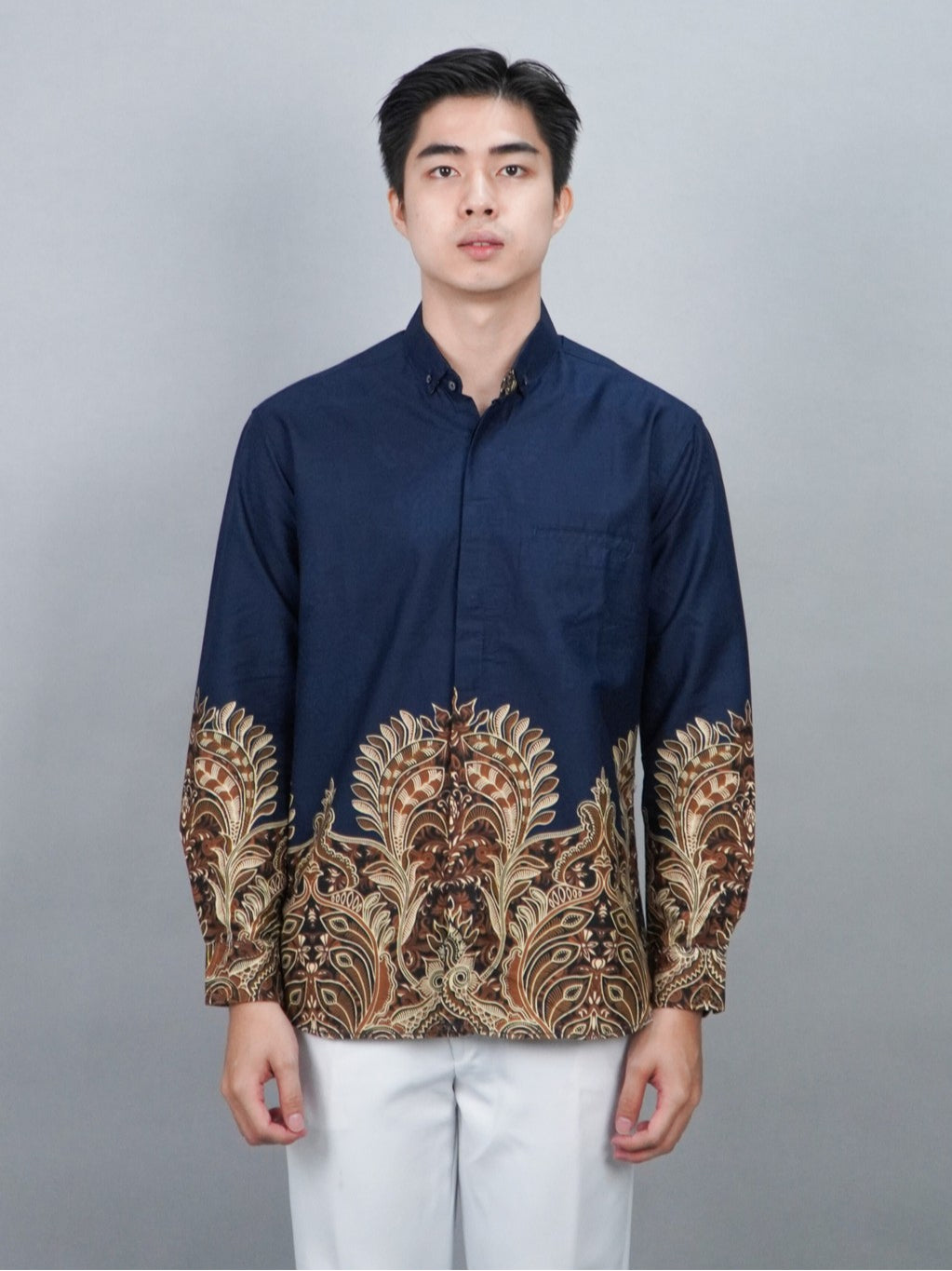 Swipe Up Kemeja Batik Pria Modern Slimfit Lengan Panjang Charisma Navy