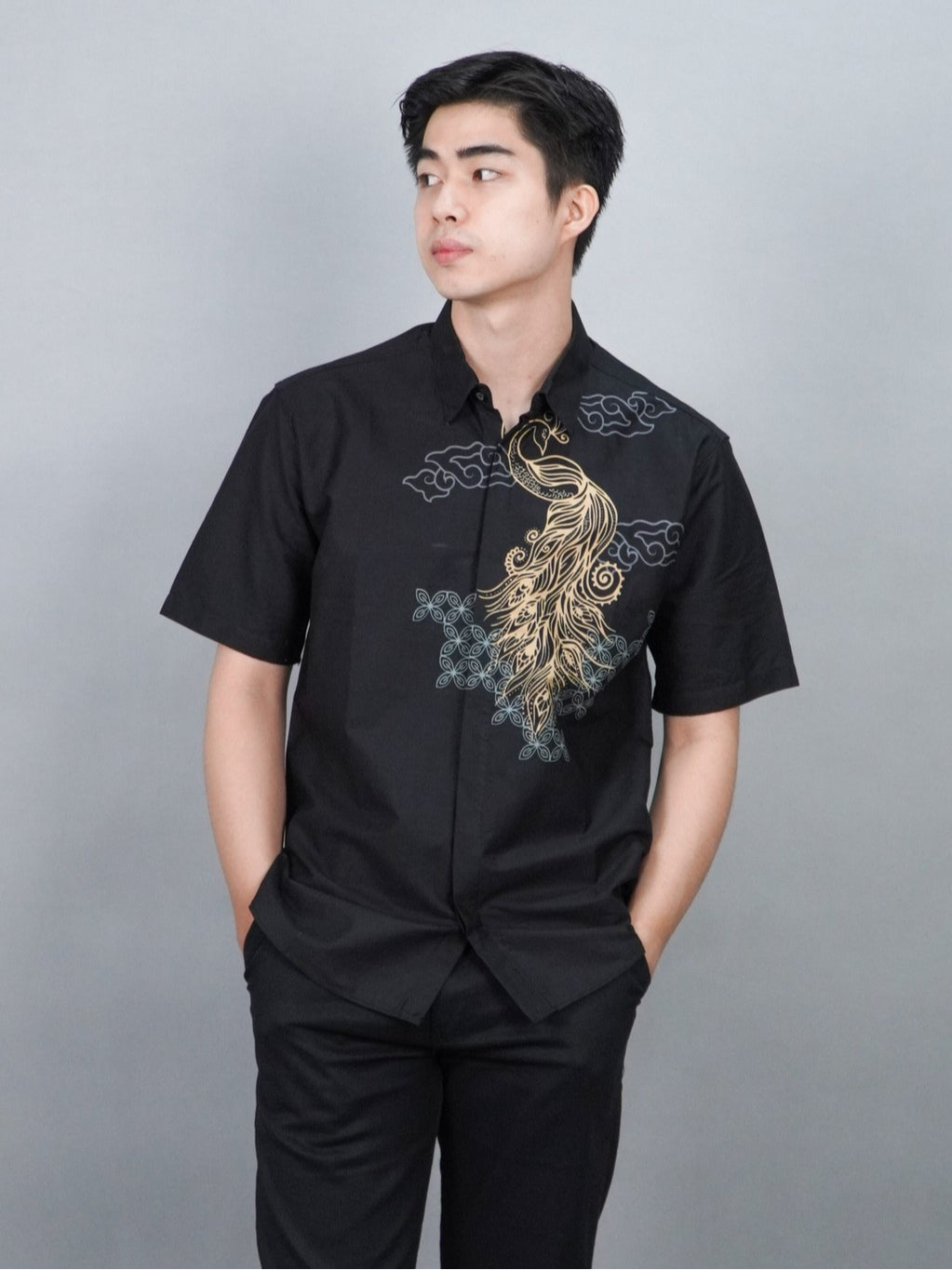 Swipe Up Kemeja Batik Pria Modern Lengan Pendek Himawari Black