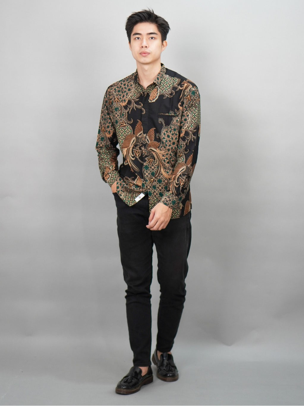 Swipe Up Kemeja Batik Pria Modern Slimfit Lengan Panjang Ajisai