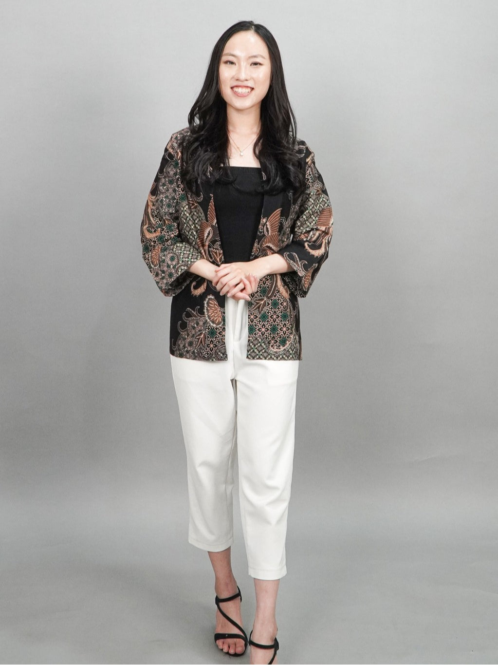 Swipe Up Outer Batik Wanita Modern Lengan 3/4 Ajisai Black