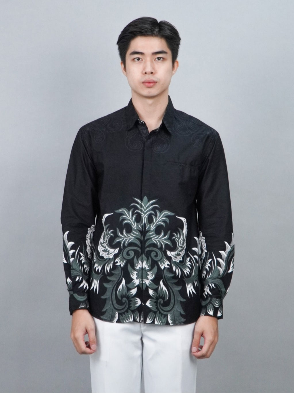 Swipe Up Kemeja Batik Pria Modern Katun Slimfit Lengan Panjang Motif Katsura Black