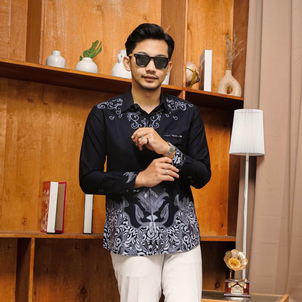 Swipe Up Kemeja Batik Pria Modern Lengan Panjang Widura Black