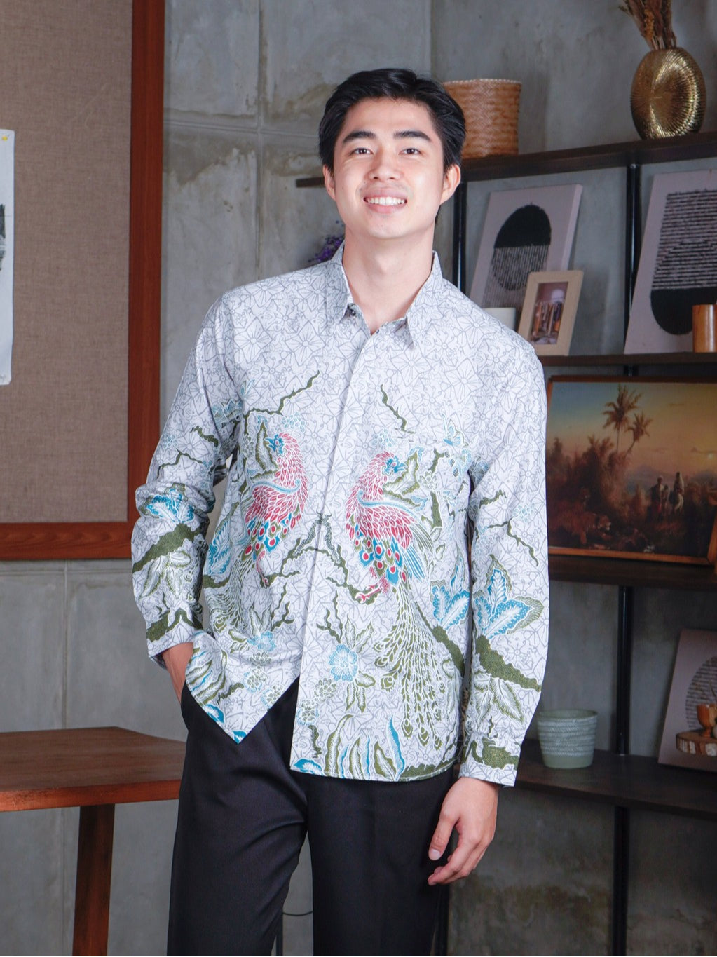 Swipe Up Kemeja Batik Pria Modern Slimfit Lengan Panjang Shiroi Green