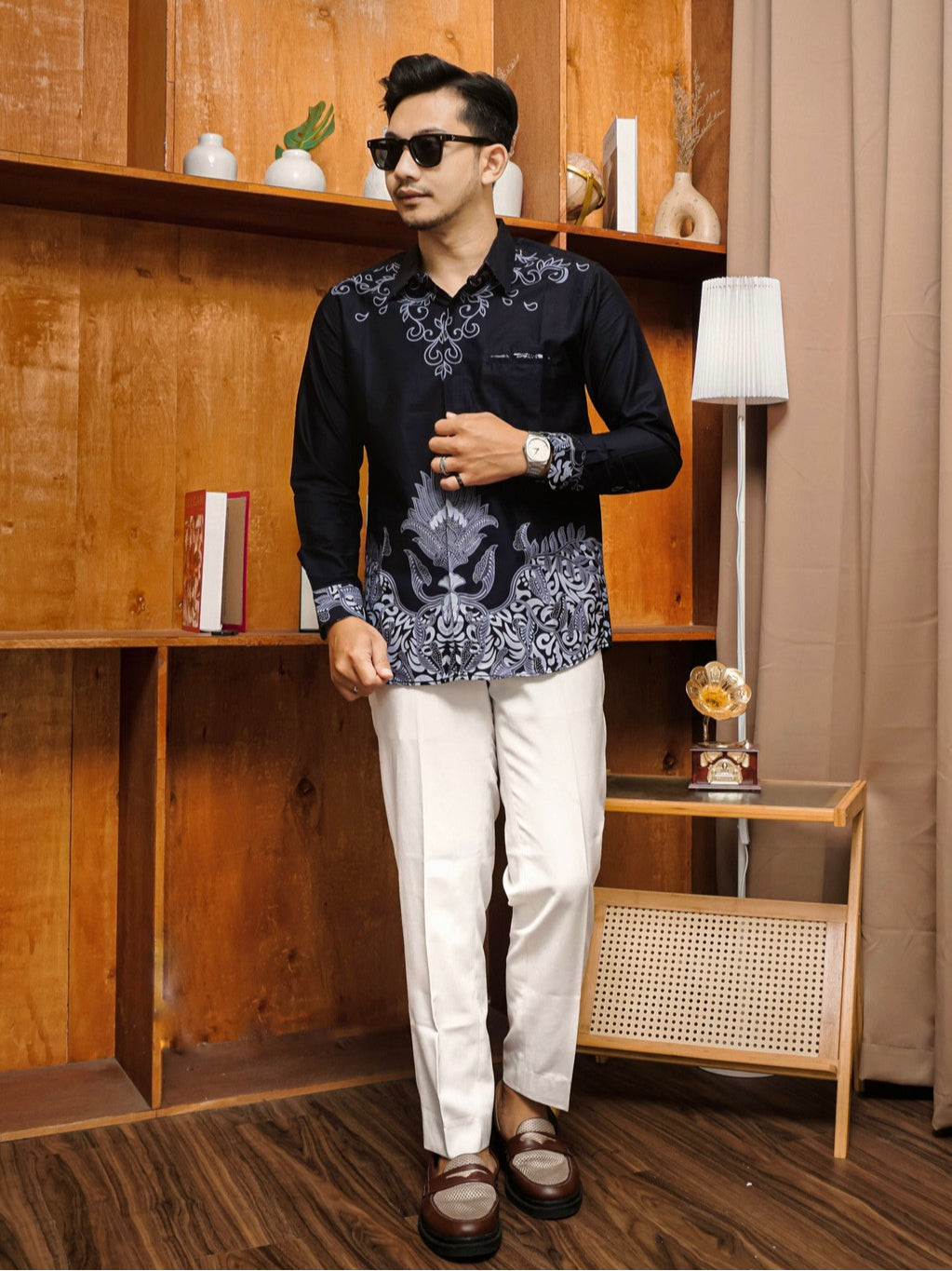 Swipe Up Kemeja Batik Pria Modern Lengan Panjang Widura Black